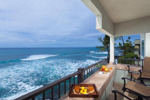 Kailua-Kona Casa | Banyan Tree 403C by Casago Kona - On the Pacific