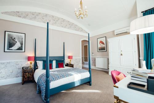 Royston Hotel | Banyers House