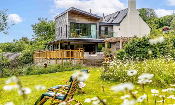 Dittisham Cabaña | Barberry Farm Cottage - sleeps 8 guests in 4 bedrooms