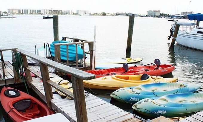Clearwater Beach Hotel | Barefoot Bay Resort & Marina