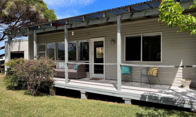 Tomakin Casa | Barefoot Bungalow managed by Batemans Bay Accom