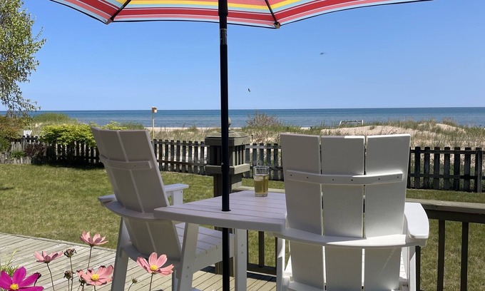 Iosco County Casa | Descalzo Bungalow- Casa de playa con encanto en las orillas arenosas del lago Hurón