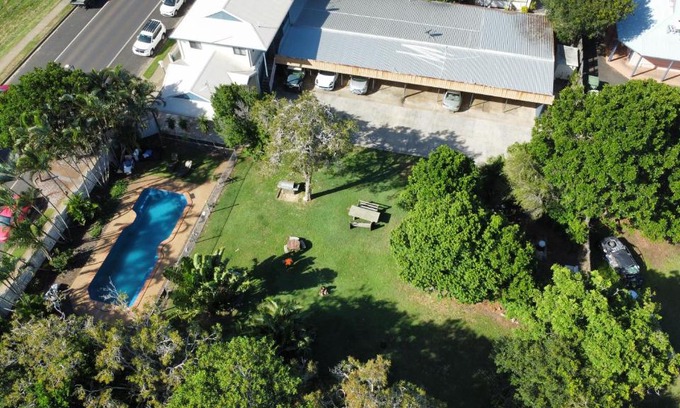 Bargara Hotel | Bargara Beach Motor Inn budget accommodation pet friendly on application