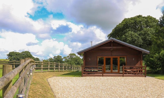 Crediton Casa | Barn Shelley Lodge