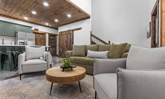 Stanton Casa | Barndo Stay Hot Tub Red River Ample Parking