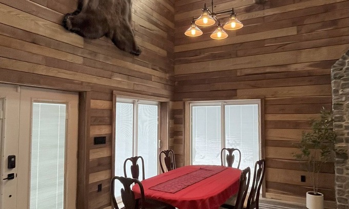 Koleen Cabina | Barndominium/Cabin in Woods