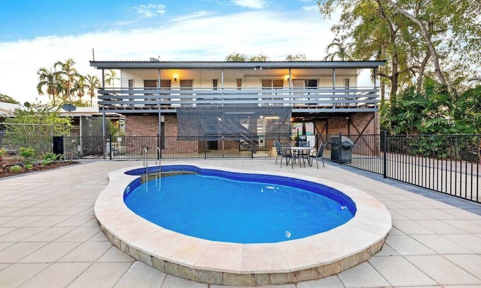 Leanyer Casa | Baroalba Pool House Sprawling Tropical Escape