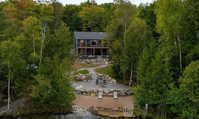 Madawaska Valley Cabaña | Barry’s Bay 5 bedroom , beautiful sunsets, private Beach, Hot Tub and Sauna