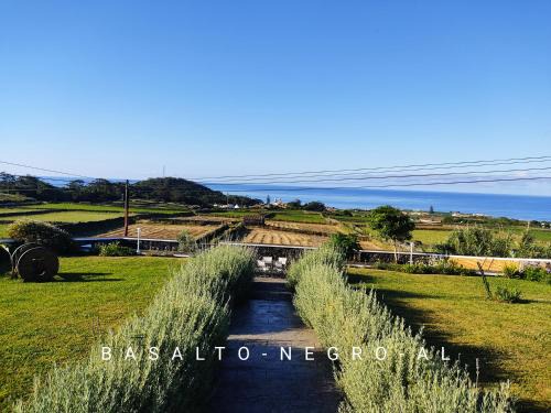 Angra do Heroismo Casa | Basalto Negro AL