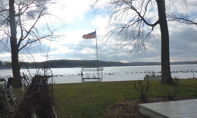 Hamburg Township Casa | Línea de base del lago - Hermosa vista, área de baño poco profunda - Cadena Huron de 7 lagos
