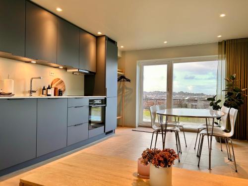 Haugesund Apartamento | Basement apartment with sea view