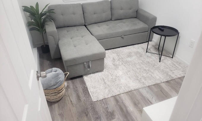 Darby Casa | Basement Retreat by the Airport
