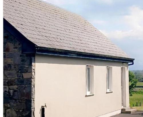 Abbeyknockmoy Apartamento | Basic, Warm, Cosy, Private Little Chalet