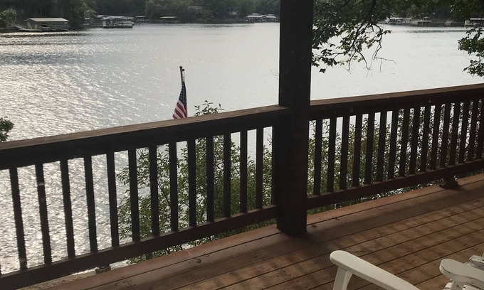 Lake Ozark Cama Y Desayuno | Bass and Baskets B&B