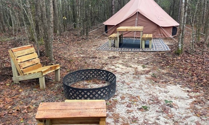 Tallahassee Otro | Batmans bell tent glamping farmstay