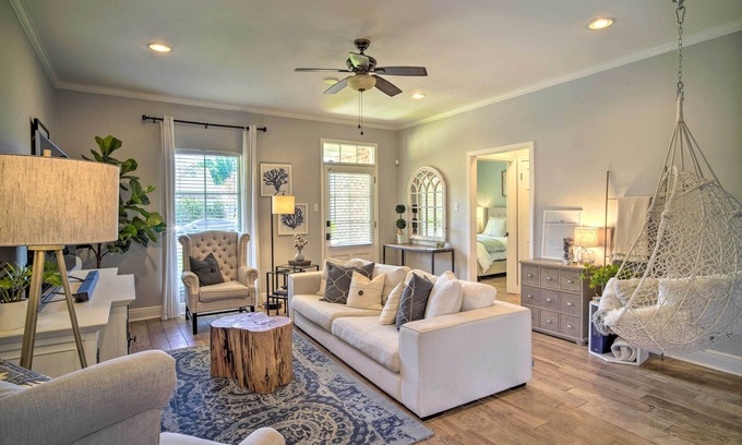 Highlands - Perkins Casa | Baton Rouge Game Day House w/ Chic Yard Space