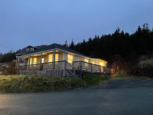 Bay Bulls Casa | Bay Bulls Waterfront Steps Totrail & Boat Tours!