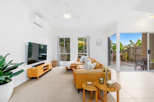 Pialba Casa | Bay-Cay Hervey Bay - Coastal Townhouse