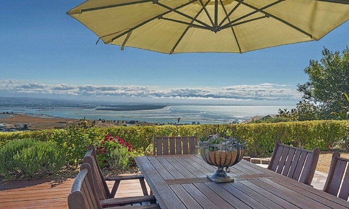Nelson Casa | Bay Dreamer "Nelson ExecutiveHoliday Home"