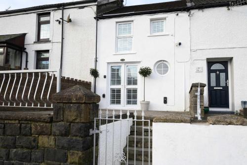Cymmer Casa | Bay Tree Cottage Rhondda Valley By StayStaycations
