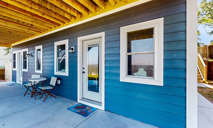 Colington Harbour Condominio | Bay-view 1BR with outdoor shower and fishing access