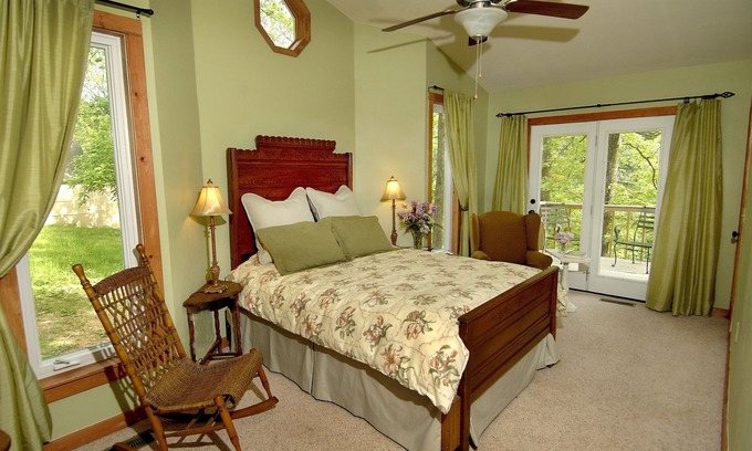 Eureka Springs Casa | Bayberry Cottage - Mira hacia el lago privado