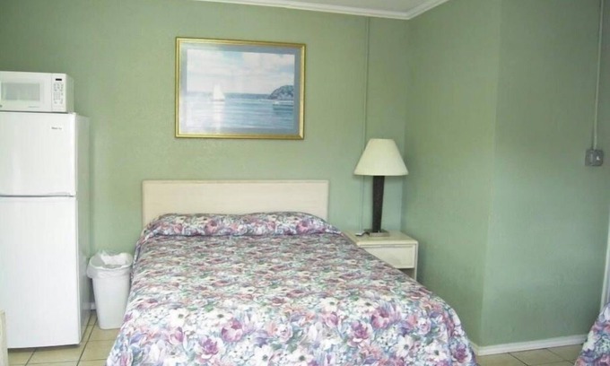 Fulton Casa | Bayfront Cottage Room 20