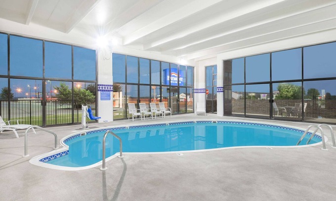 Turners Hotel | Baymont by Wyndham Springfield South Hwy 65