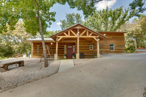 Lake Lafayette Casa | Bayview - Lakefront Family Cabin in Odessa!