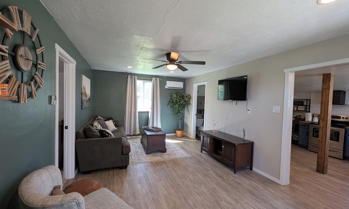 Grants Pass Casa | BE OUR GUEST!! Charming 1-bedroom house in beautiful Grants Pass