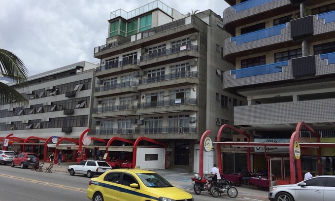 Cabo Frio Apartamento | Beach building by Praia Forte, WI-FI air conditioning, side Hotel Malibu, for 10