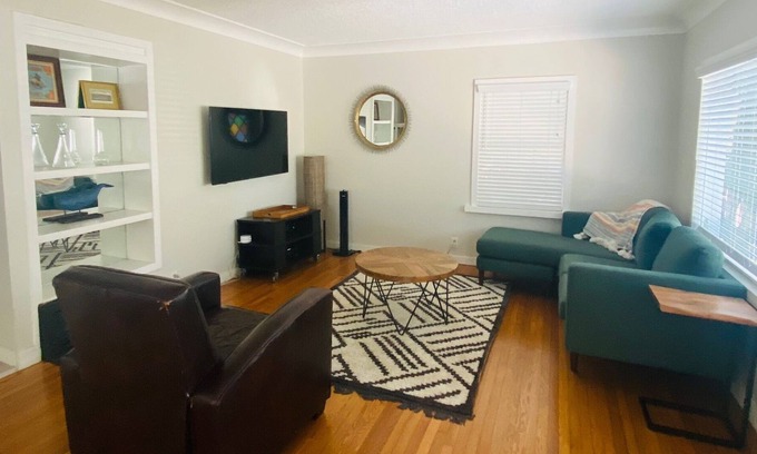 Belmont Heights Casa | Beach bungalow-5 min to beach, shops, restaurants!