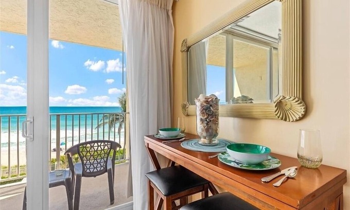 Hutchinson Island South Apartamento | Condominio de playa / Restaurante en el lugar / WIFI / Capacidad 4