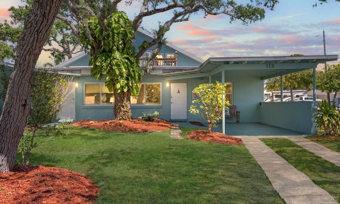 Cocoa Beach Cabaña | Beach Duplex-Sleeps 8 per unit, walk 2 beach!