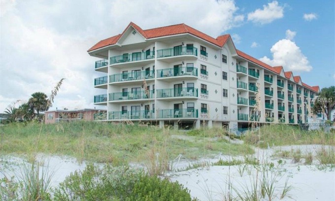 Belle Vista Condominio | CONDO FRENTE AL MAR en el Golfo de México. El paraíso está llamando!