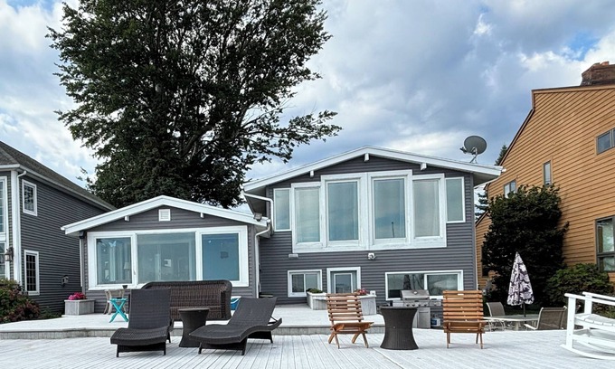 North Greece Casa | Beach front escape! Serene Views with Ultimate Relaxation! Your getaway awaits!