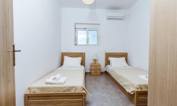 Drapanias Apartamento | Beach front,quiet big apartment in western Crete pool + hot tub , bbq