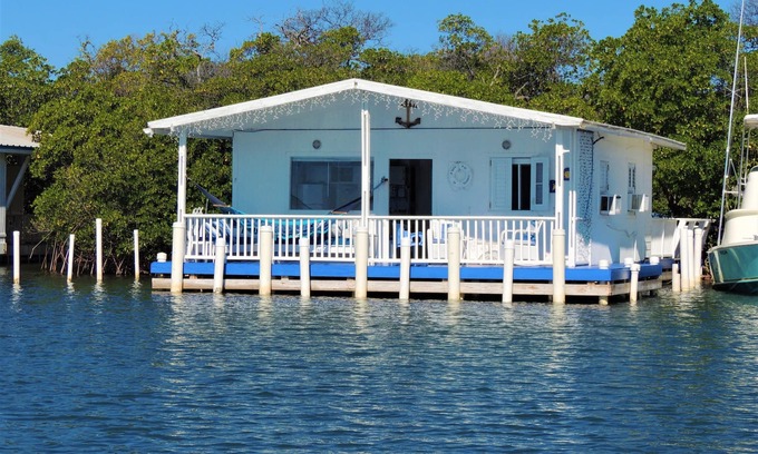 Lajas Casa | Frente a la playa, Frente al Agua, Cabaña elevada en el agua