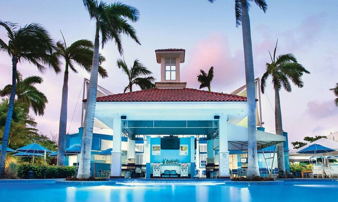 Palm Beach Complejo | Beach Fun at Surf Club Resort+Amenities