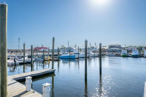 North Carolina Coast Apartamento | Beach Harbour 12 at The Carolina Beach Boardwalk