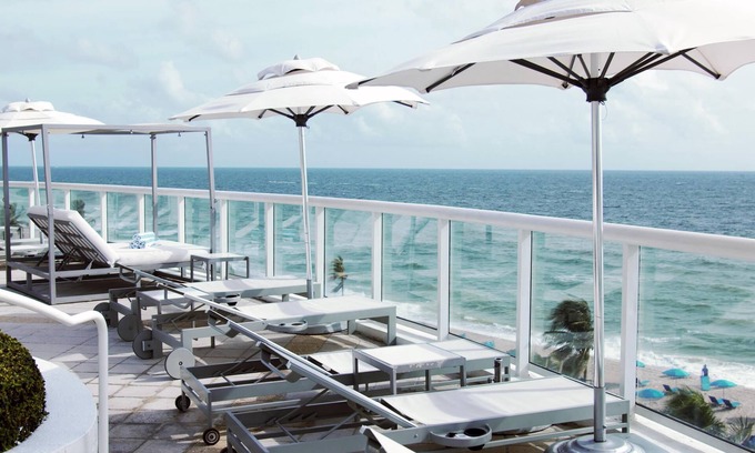 Central Beach Complejo | Beach House Fort Lauderdale, a Hilton Resort