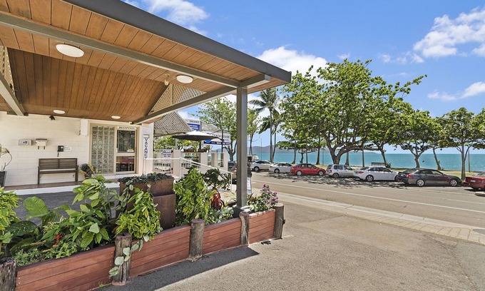 North Ward Hotel | Beach House Motel