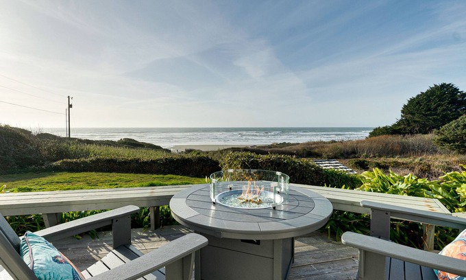 Gold Beach Casa | Beach House @ Spirit Cove- Beach Path & SPA