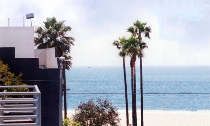 Marina Peninsula Casa | Beach House w/ Home Theater! 2023 Upgrades!