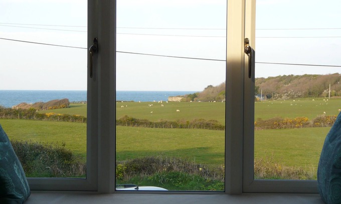 Moelfre Casa | Playa y camino costero Ubicación con vistas al mar en Lligwy Beach Moelfre Anglesey