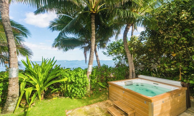 Waialua Casa | Beach Oasis: Beach front North shore cozy resort with spa and private garden