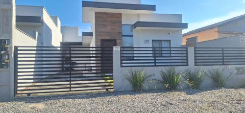 Itapoa Casa | Beach Residencial Prehenn 800 metros da praia agora com piscina