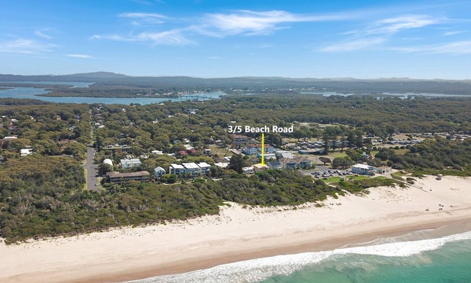 Hawks Nest Casa | Beach Road Bliss in Hawks Nest