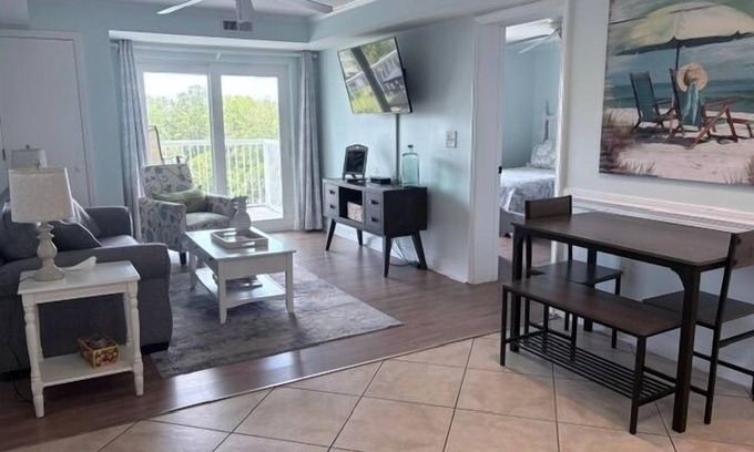 North Litchfield Beach Condominio | Beach Vibes 1BR Condo in Litchfield - Pet Friendly