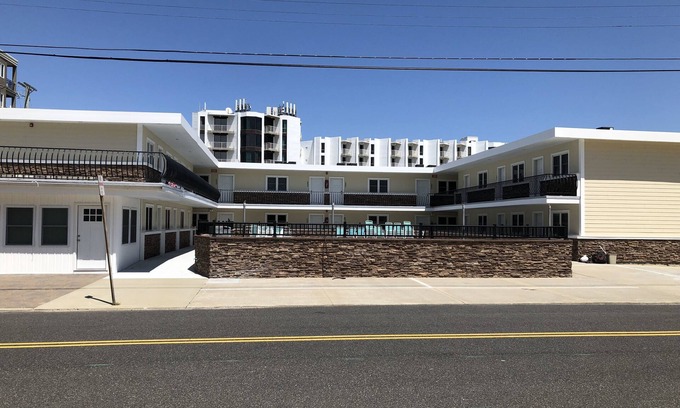 Wildwood Crest Hotel | Beachblock